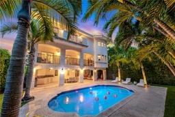 Picture of 3061 N Bay Rd, Miami Beach, FL 33140