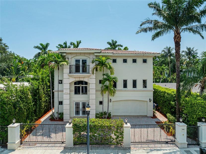 Picture of 3061 N Bay Rd, Miami Beach FL 33140