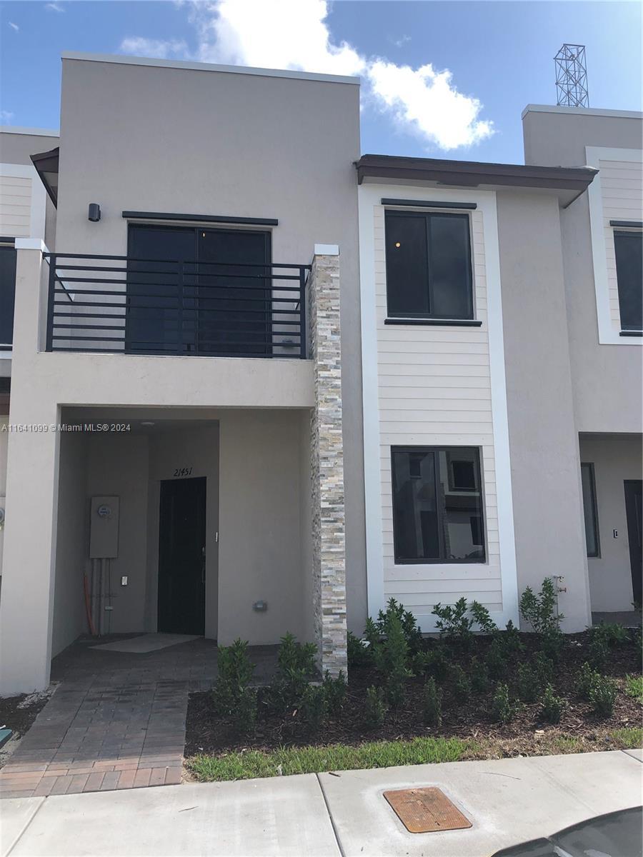 Picture of 21451 NE 3 Path, Miami, FL 33179