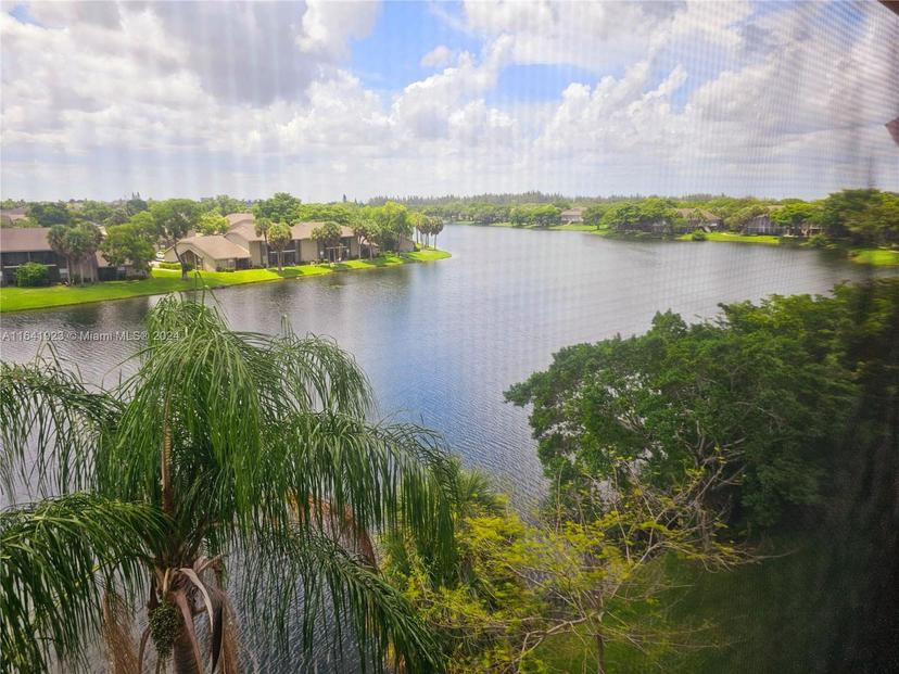 Picture of 4025 N Nob Hill Rd # 507, Sunrise FL 33351