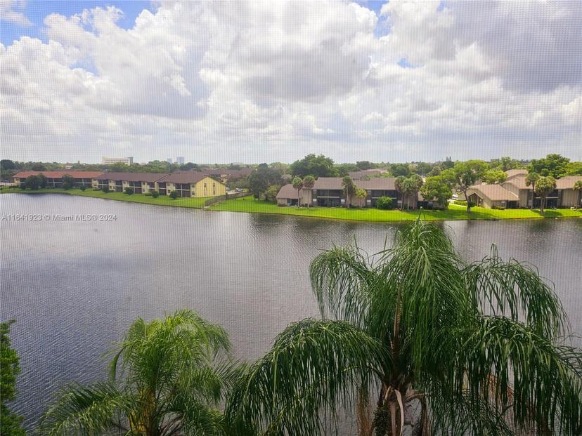 Picture of 4025 N Nob Hill Rd # 507, Sunrise FL 33351