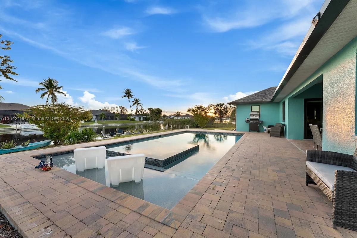 Picture of 2724 SW 1St Ter, Cape Coral, FL 33991