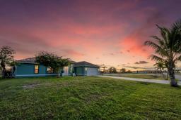 Picture of 2724 SW 1St Ter, Cape Coral, FL 33991