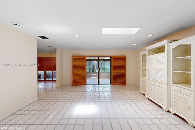 Picture of 400 Saint Andrews Rd # 56, Hollywood FL 33021