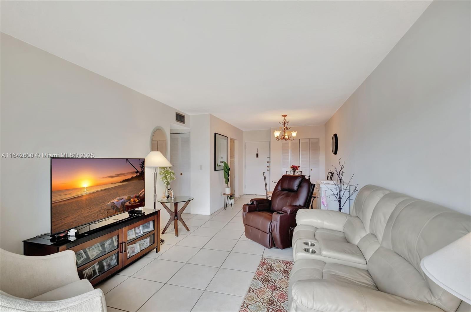 Picture of 6820 W Flagler St # 202, Miami, FL 33144