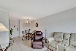 Picture of 6820 W Flagler St # 202, Miami, FL 33144