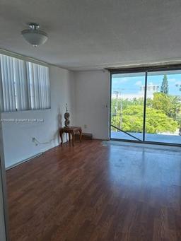 Picture of 12590 NE 16Th Ave # 401, North Miami, FL 33161