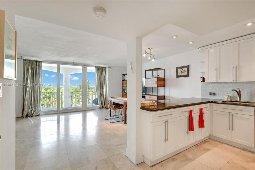 Picture of 5401 Collins Ave # 429, Miami Beach FL 33140