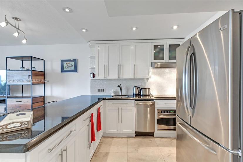Picture of 5401 Collins Ave # 429, Miami Beach FL 33140