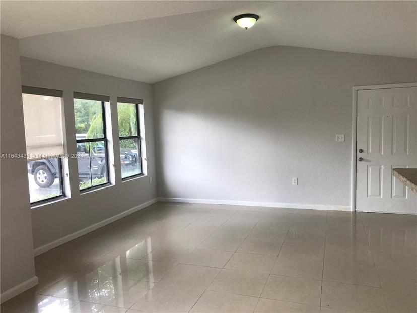 Picture of 15591 SW 105Th Ter # 511, Miami FL 33196