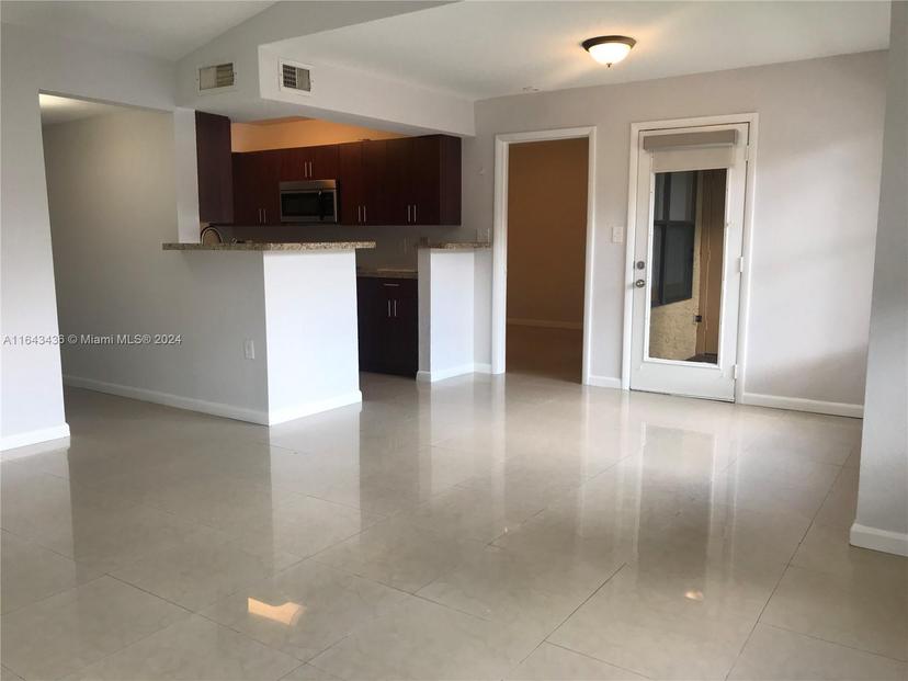 Picture of 15591 SW 105Th Ter # 511, Miami FL 33196