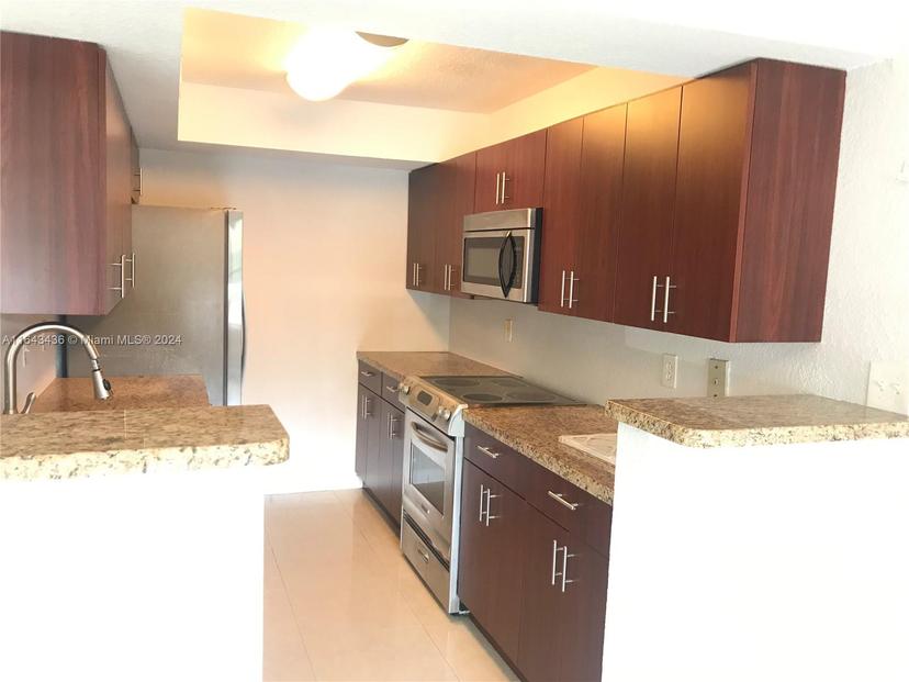Picture of 15591 SW 105Th Ter # 511, Miami FL 33196
