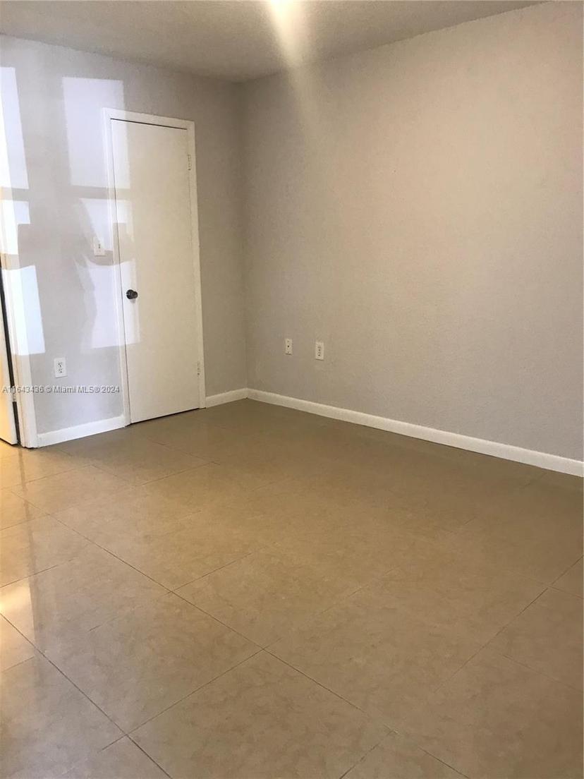Picture of 15591 SW 105Th Ter # 511, Miami FL 33196
