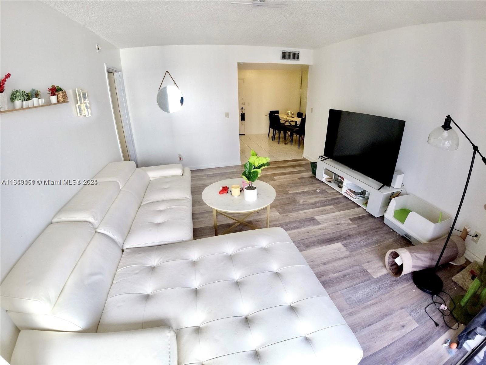 Picture of 2821 N Miami Beach Blvd # 4X, North Miami Beach, FL 33160