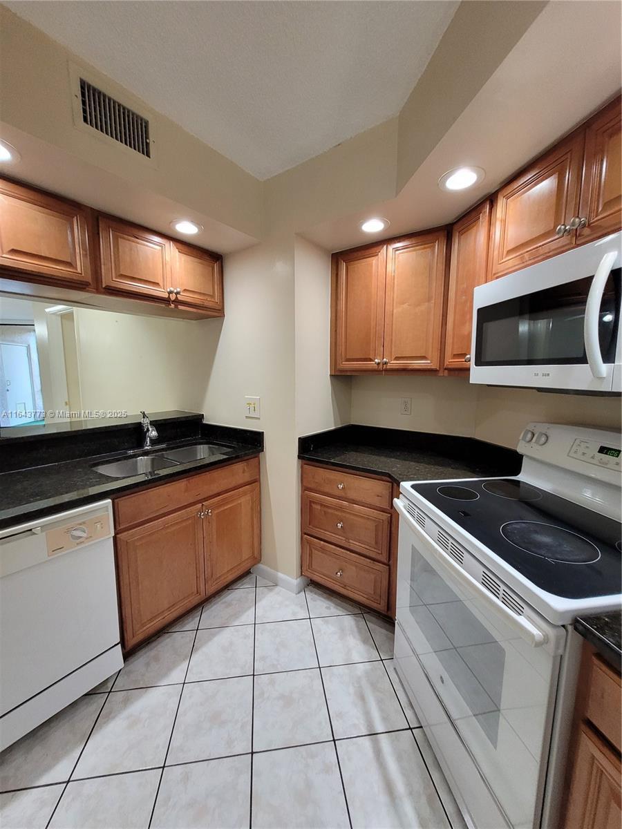 Picture of 10401 W Broward Blvd # 108, Plantation, FL 33324