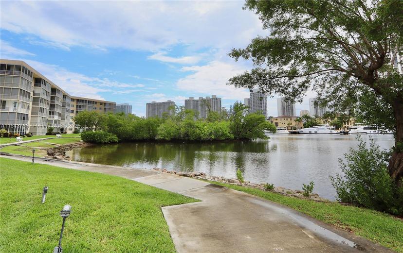 Picture of 2930 Point East Dr # E408, Aventura FL 33160