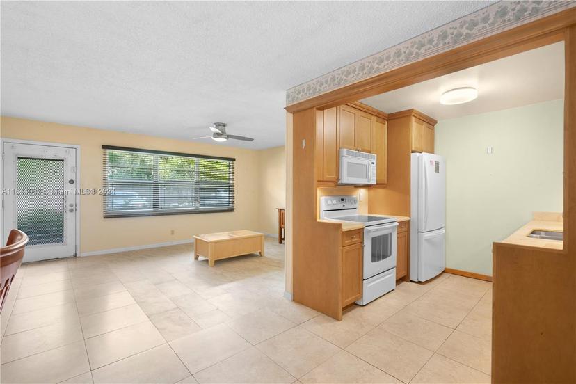 Picture of 2301 Lucaya Ln # G1, Coconut Creek FL 33066