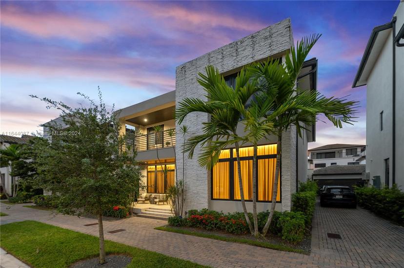 Picture of 8162 NW 48Th Ter, Doral FL 33166