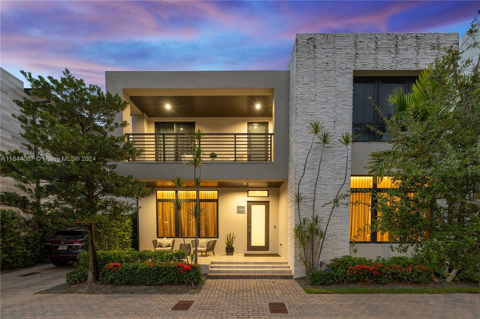Picture of 8162 NW 48Th Ter, Doral, FL 33166