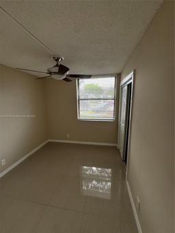Picture of 216 Lake Pointe Dr # 120, Oakland Park, FL 33309