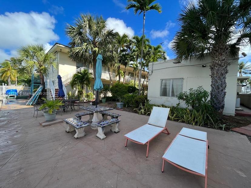 Picture of 8420 Byron Ave # 4, Miami Beach FL 33141