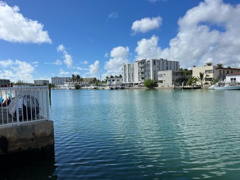 Picture of 8420 Byron Ave # 4, Miami Beach FL 33141