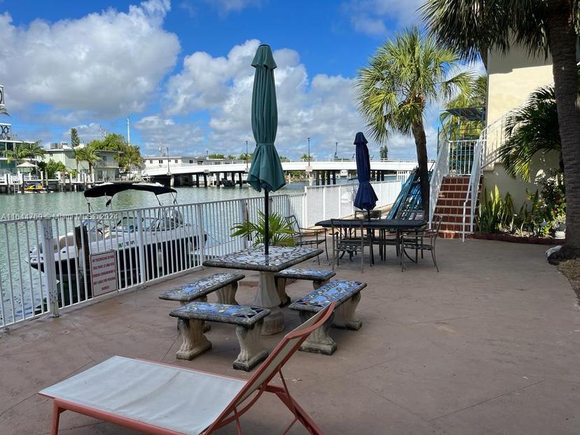 Picture of 8420 Byron Ave # 4, Miami Beach FL 33141