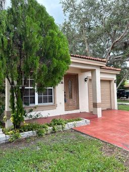 Picture of 9136 NW 192Nd Ter, Hialeah, FL 33018