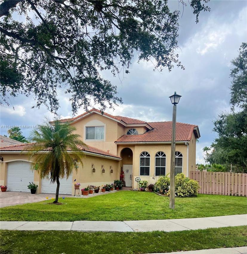 Picture of 14422 N Royal Cove Cir, Davie FL 33325