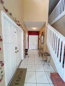 Picture of 14422 N Royal Cove Cir, Davie, FL 33325