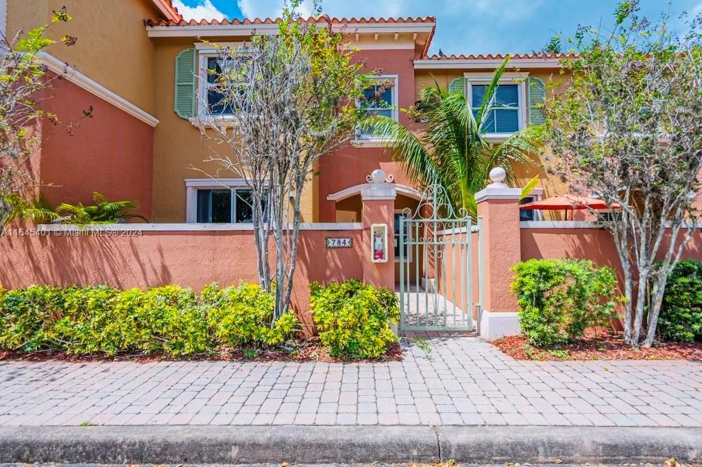 Picture of 784 SW 106Th Ave # 1902, Pembroke Pines, FL 33025