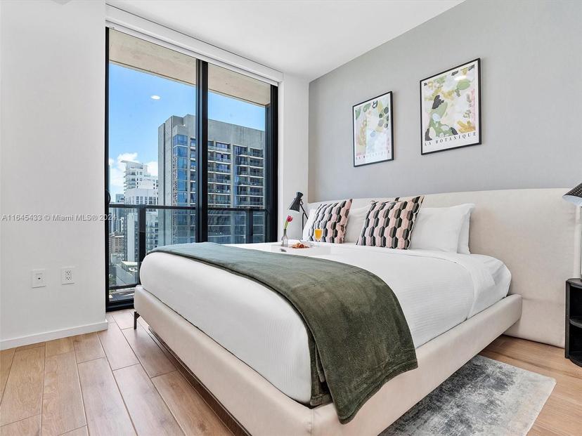 Picture of 398 NE 5Th St # 1915, Miami FL 33132