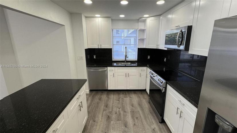 Picture of 1020 Meridian Ave # 201, Miami Beach FL 33139