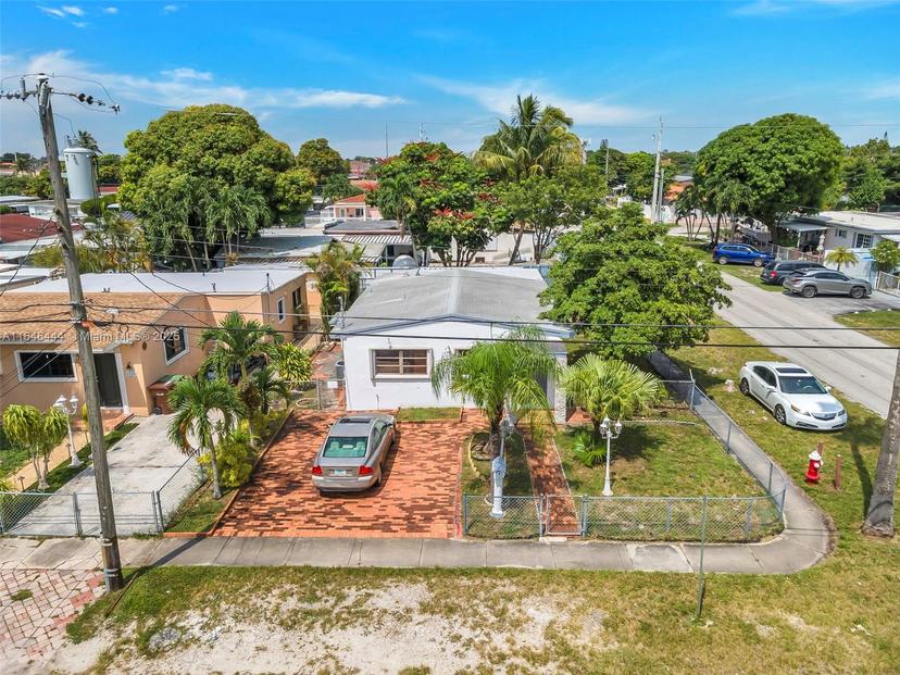 Picture of 4296 E 9Th Ln, Hialeah FL 33013