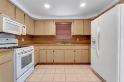 Picture of 4296 E 9Th Ln, Hialeah, FL 33013