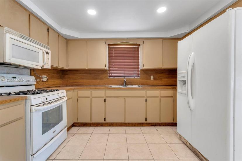 Picture of 4296 E 9Th Ln, Hialeah FL 33013