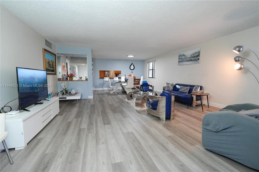 Picture of 16051 Blatt Blvd # 401, Weston FL 33326