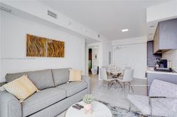 Picture of 227 NE 2Nd St # 2903, Miami, FL 33132