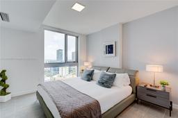 Picture of 227 NE 2Nd St # 2903, Miami, FL 33132