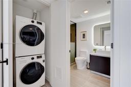 Picture of 227 NE 2Nd St # 2903, Miami, FL 33132