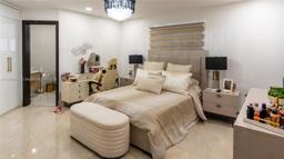 Picture of 8886 NW 187Th St, Miami, FL 33018