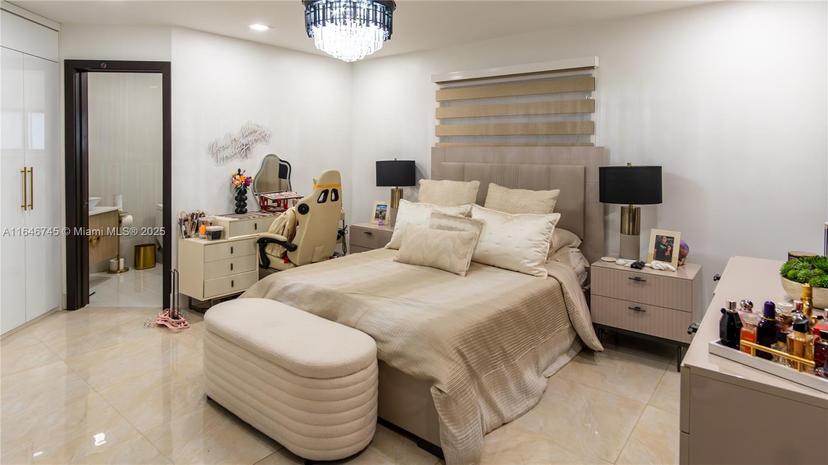 Picture of 8886 NW 187Th St, Miami FL 33018