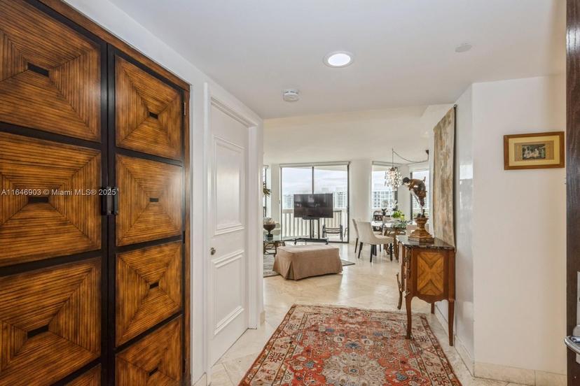 Picture of 1000 W Island Blvd # 2804, Aventura FL 33160
