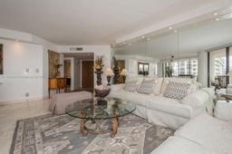 Picture of 1000 W Island Blvd # 2804, Aventura, FL 33160
