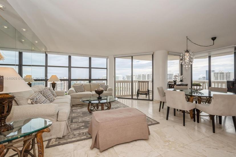 Picture of 1000 W Island Blvd # 2804, Aventura FL 33160