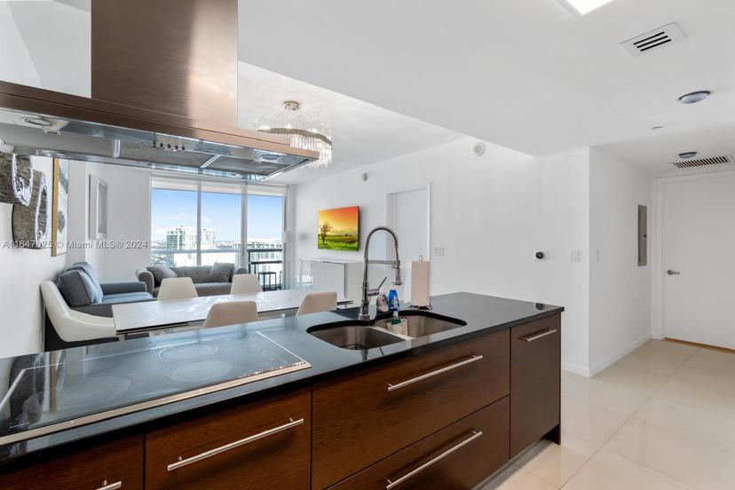 Picture of 485 Brickell Ave # 4706, Miami FL 33131