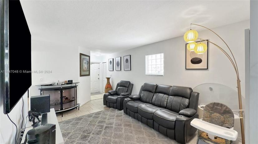 Picture of 3395 NE 9Th St # 101, Homestead FL 33033
