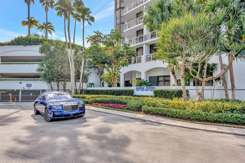 Picture of 3598 Yacht Club Dr # 302, Aventura FL 33180
