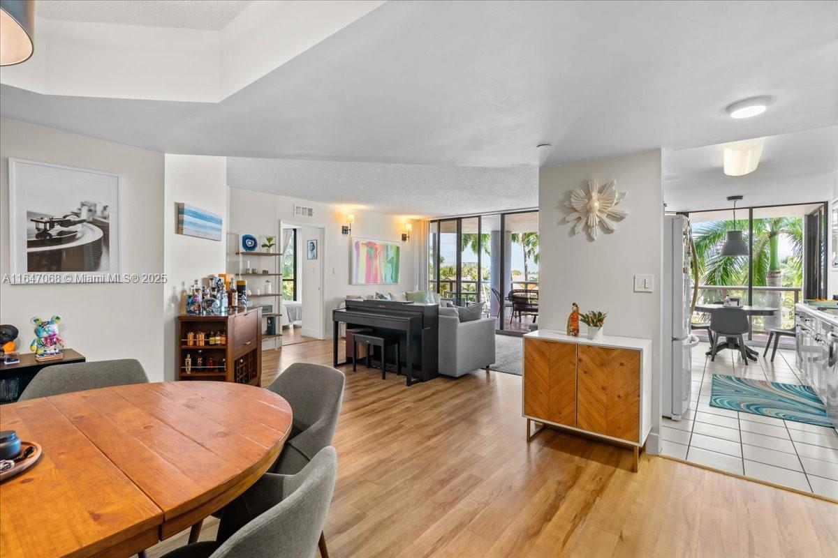 Picture of 3598 Yacht Club Dr # 302, Aventura, FL 33180