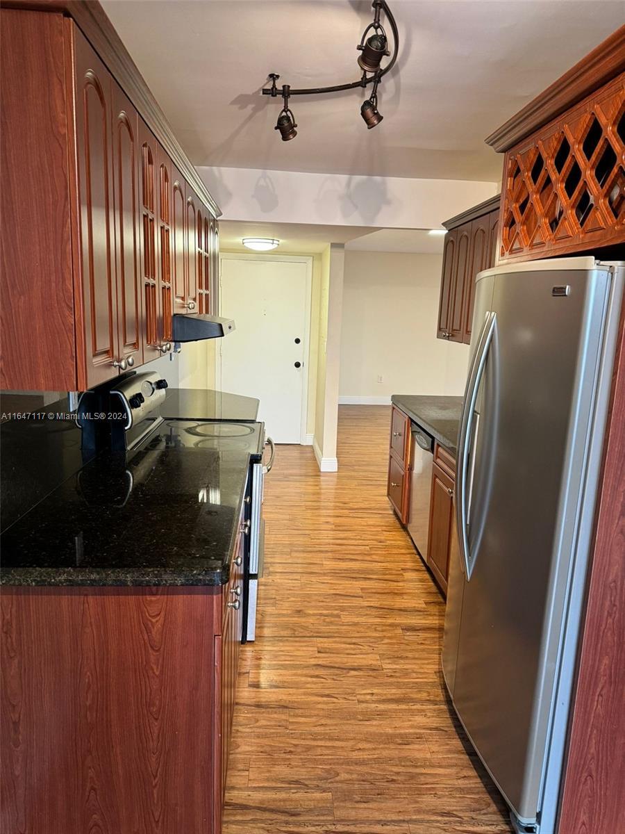 Picture of 1680 NE 191St St # 2, Miami, FL 33179